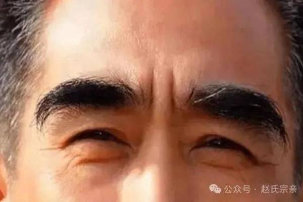 额头皱纹与命运的关系：面相中的岁月痕迹暗藏的秘密