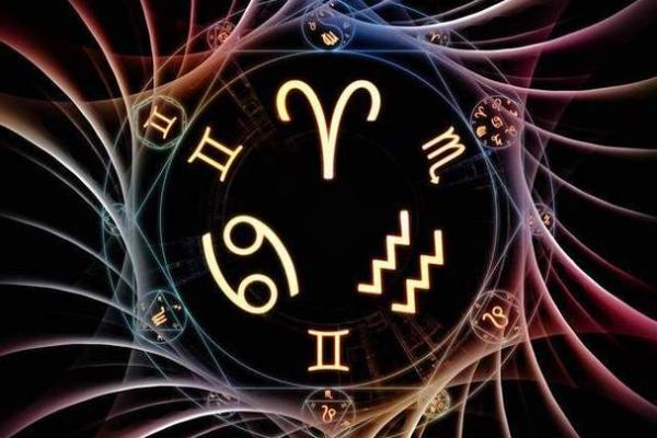 从紫薇流年排盘看未来一年的事业、财运与感情运势