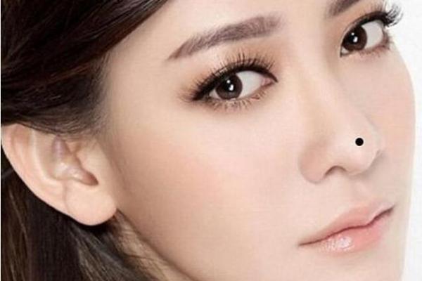 左腋下有痣的女人，命运如何？