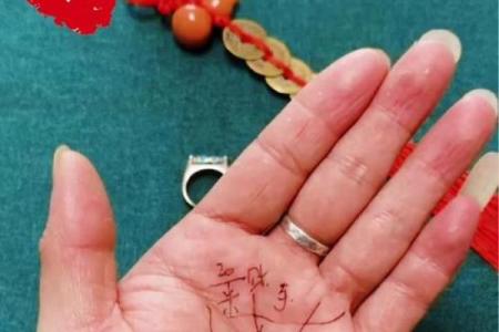 火型掌揭秘：揭秘手相中的财富与激情